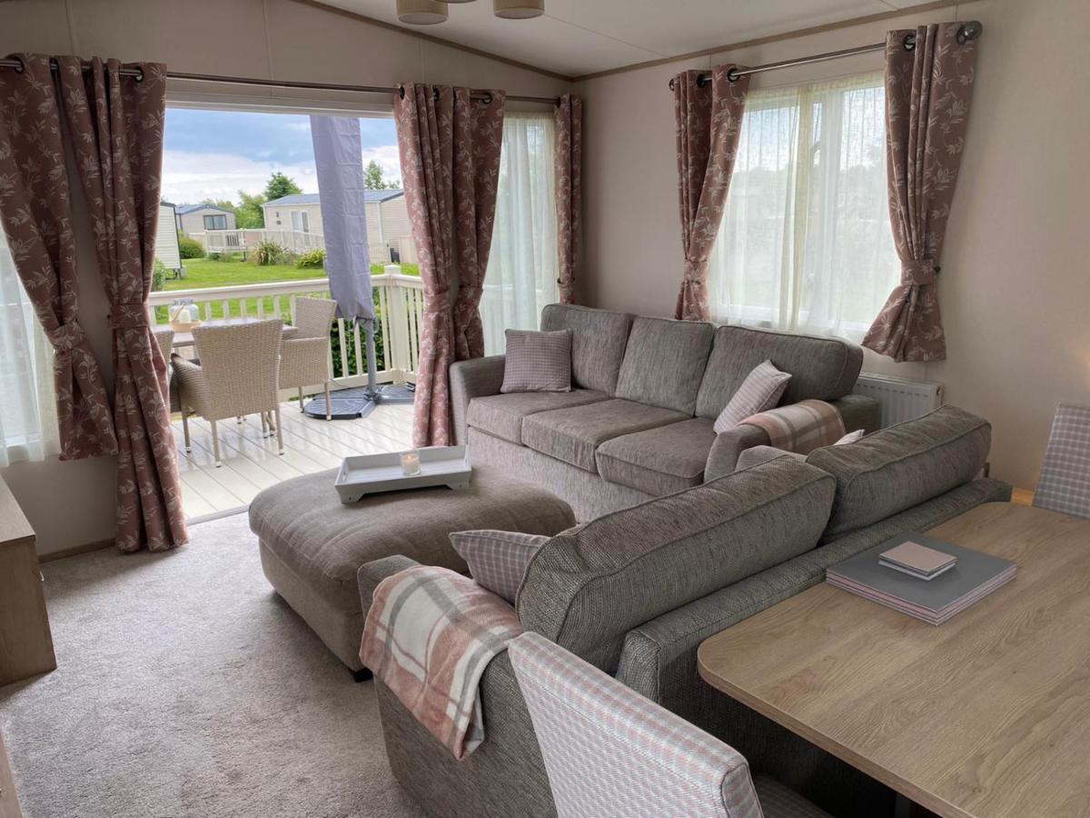 Lake District Prestige Caravan, 3 Bedrooms, Sleeps 8 On Haven Holiday Park Flookburgh Exterior photo