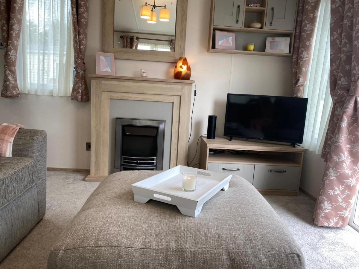 Lake District Prestige Caravan, 3 Bedrooms, Sleeps 8 On Haven Holiday Park Flookburgh Exterior photo
